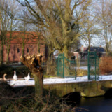 Gracht en boogbrug Luingaborg